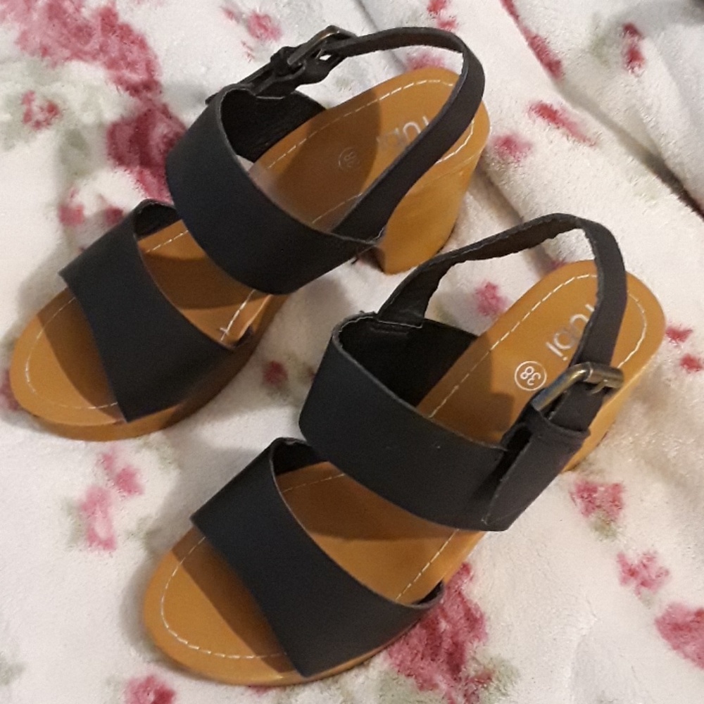 Womens clogs